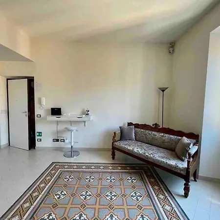 Domustyche ゲストハウス 4*