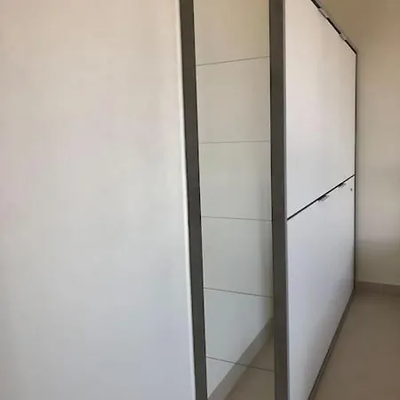 Domustyche ゲストハウス